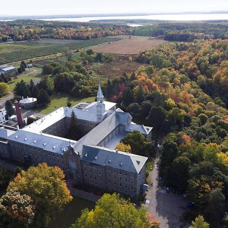 Auberge De L'Abbaye D'Oka Zewnętrze zdjęcie