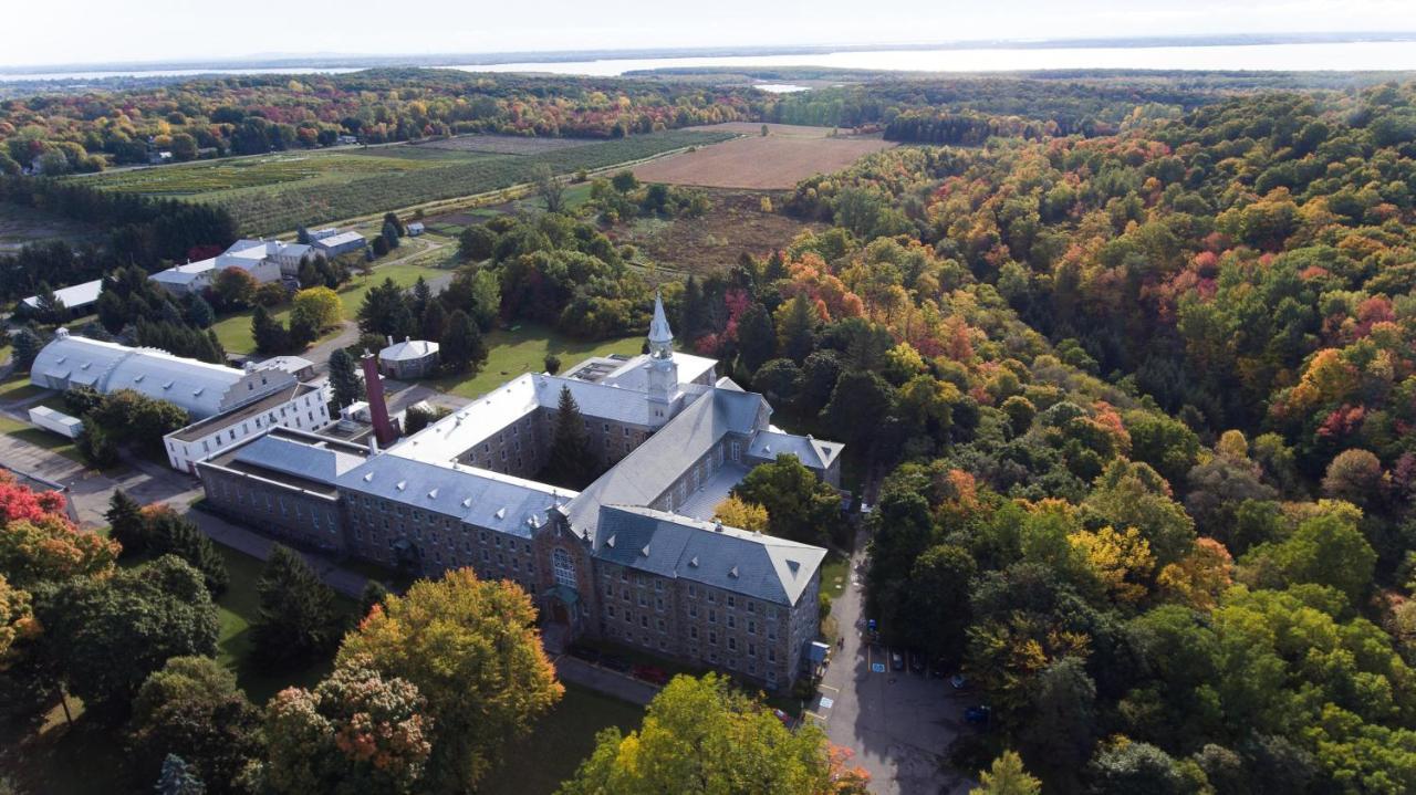 Auberge De L'Abbaye D'Oka Zewnętrze zdjęcie