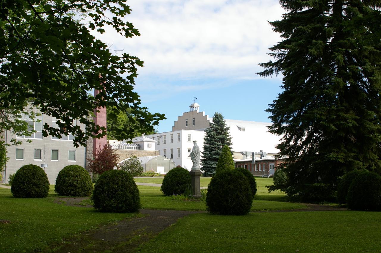 Auberge De L'Abbaye D'Oka Zewnętrze zdjęcie