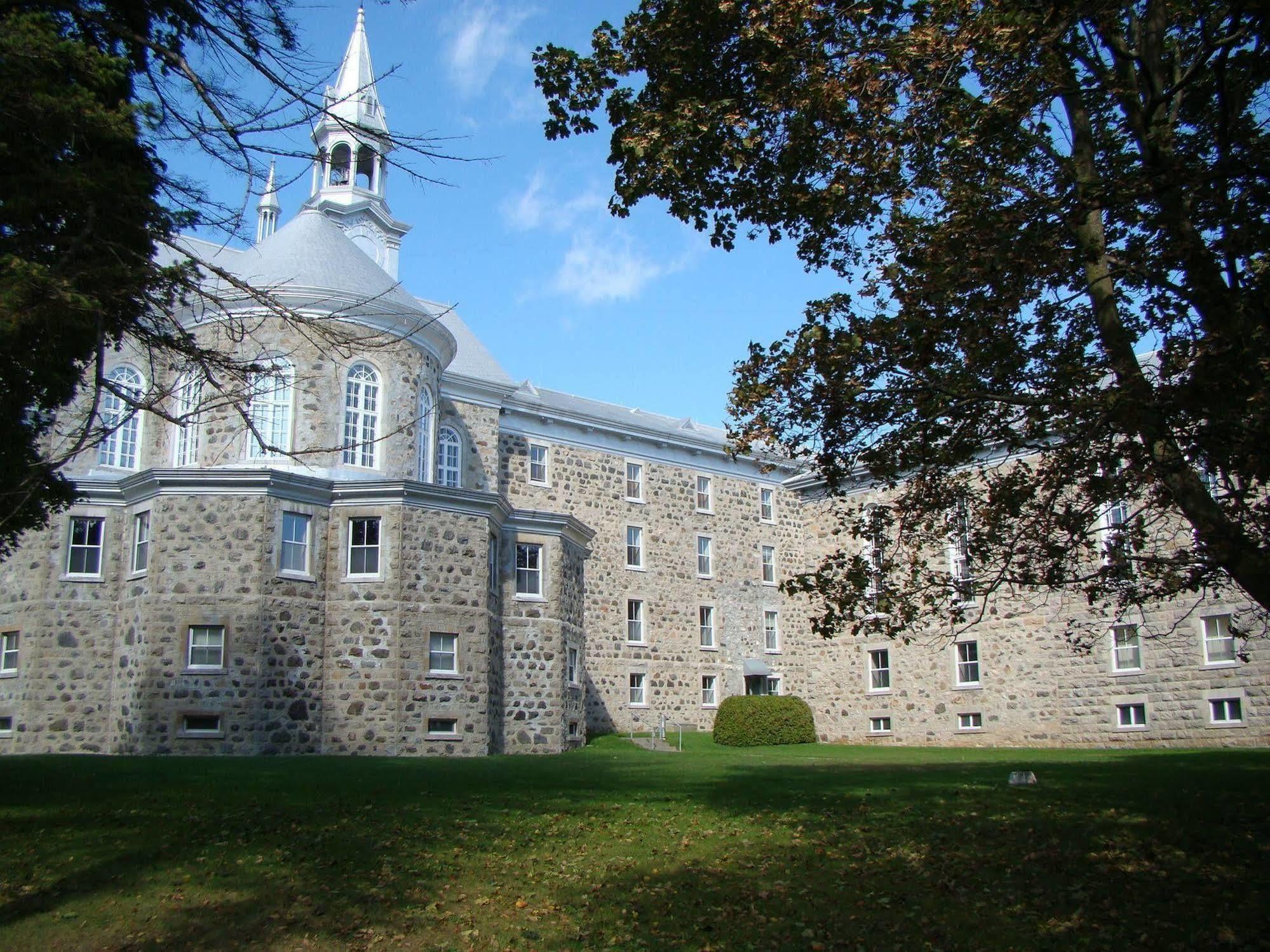 Auberge De L'Abbaye D'Oka Zewnętrze zdjęcie